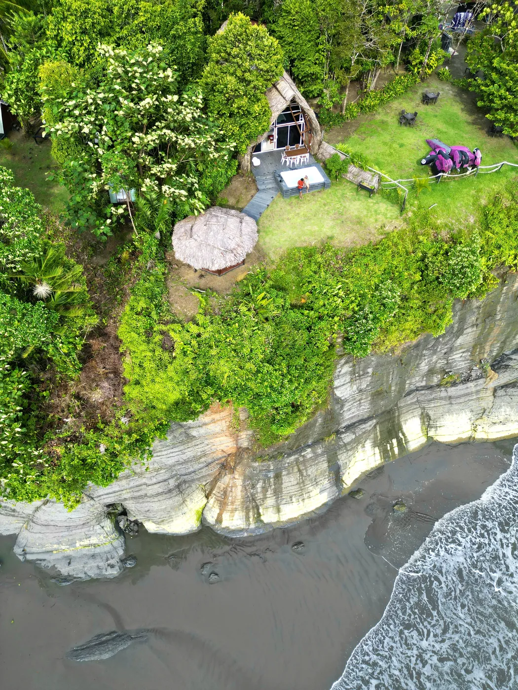 bungalows desde la playa colombia