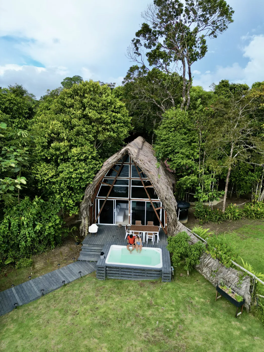 vip bungalow exterior 2 melo hostel